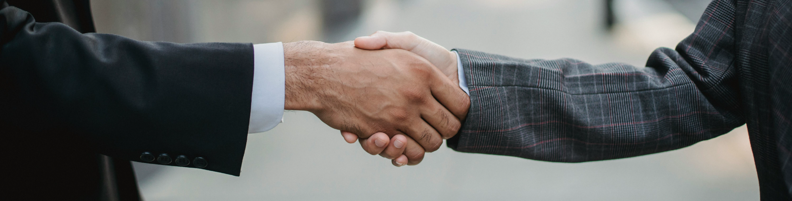 Agreement between note seller and mortgage note buyer for performing or non-performing note sale
